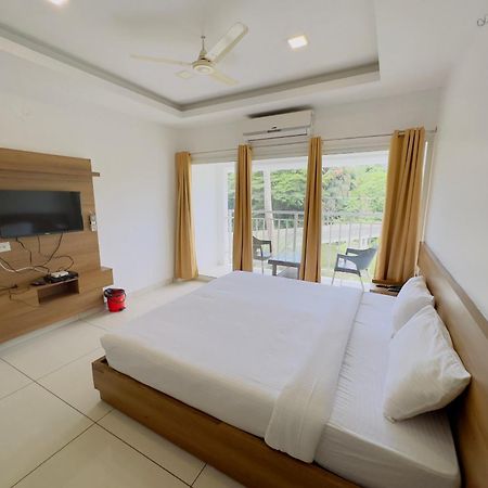 Hotel Lets Stay Kochi Buitenkant foto