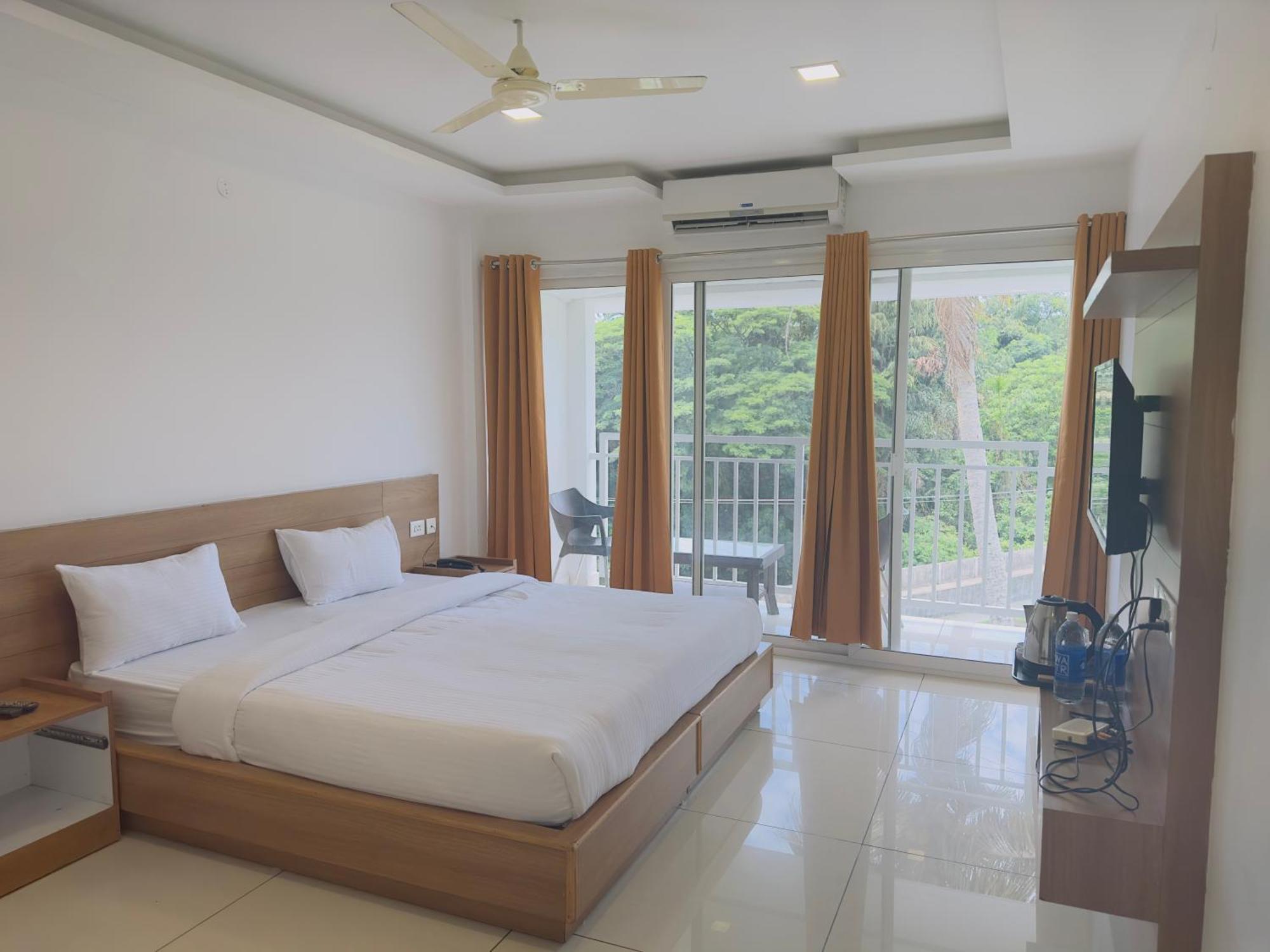 Hotel Lets Stay Kochi Buitenkant foto