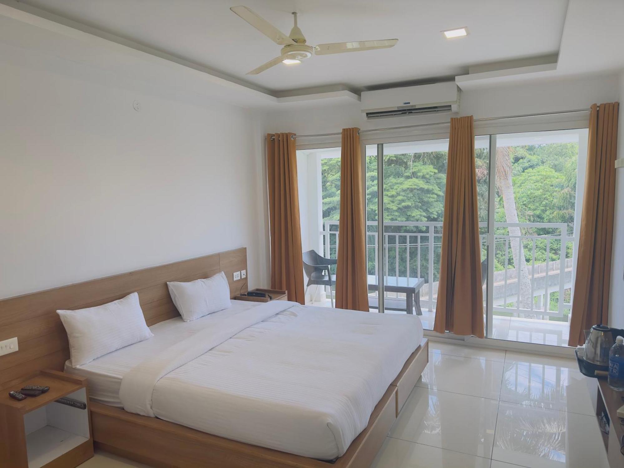Hotel Lets Stay Kochi Buitenkant foto