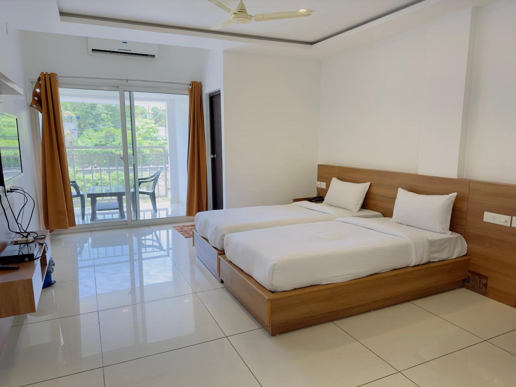 Hotel Lets Stay Kochi Buitenkant foto