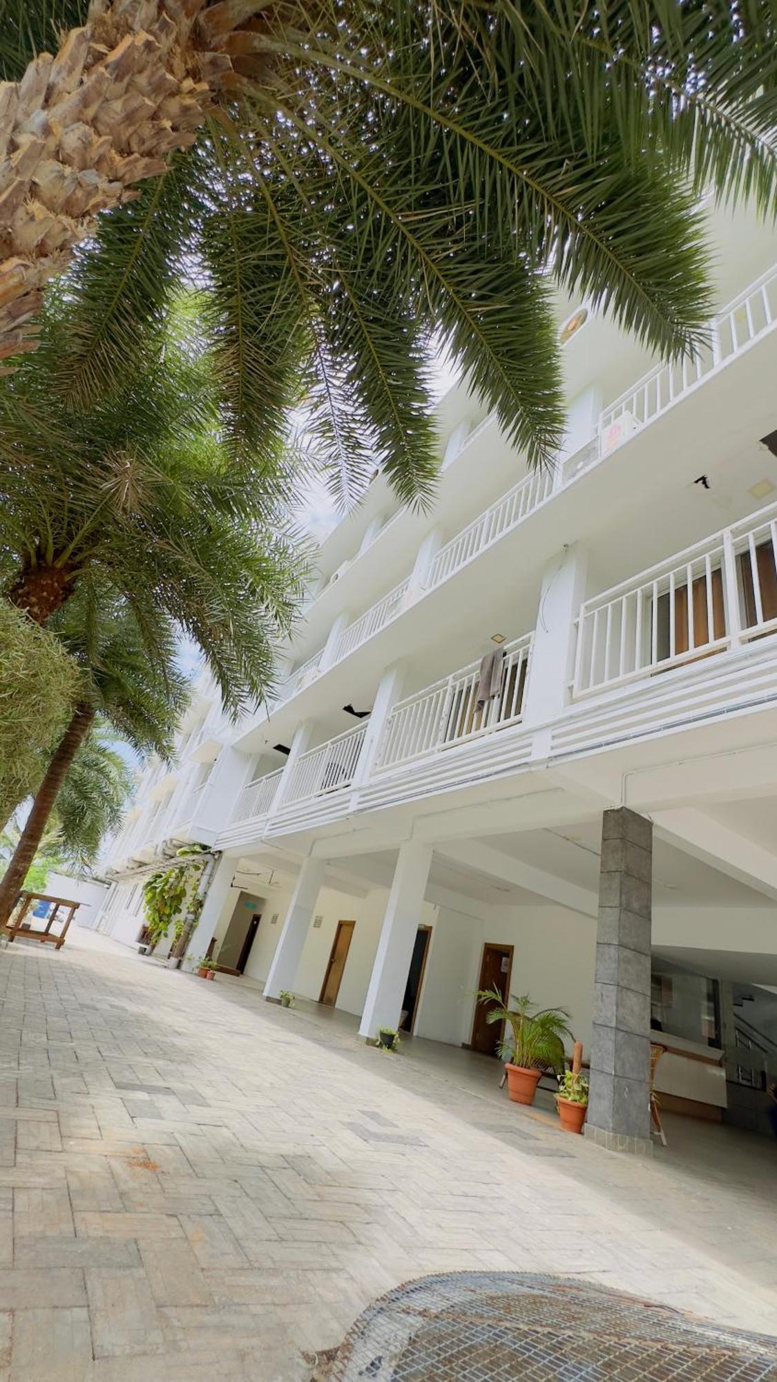 Hotel Lets Stay Kochi Buitenkant foto