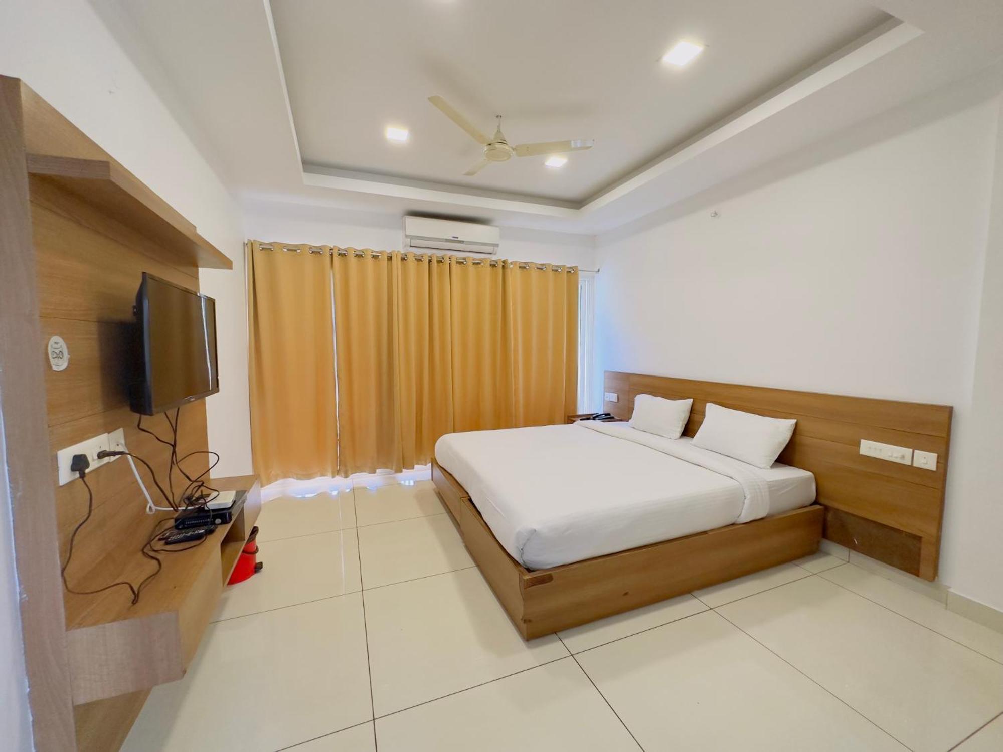 Hotel Lets Stay Kochi Buitenkant foto