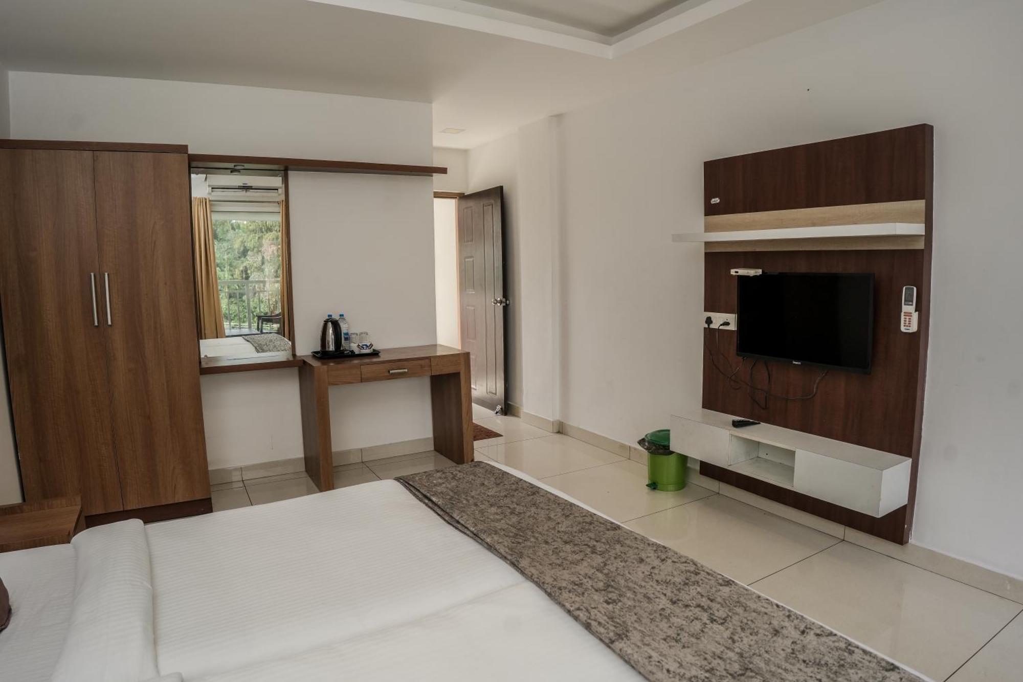 Hotel Lets Stay Kochi Buitenkant foto