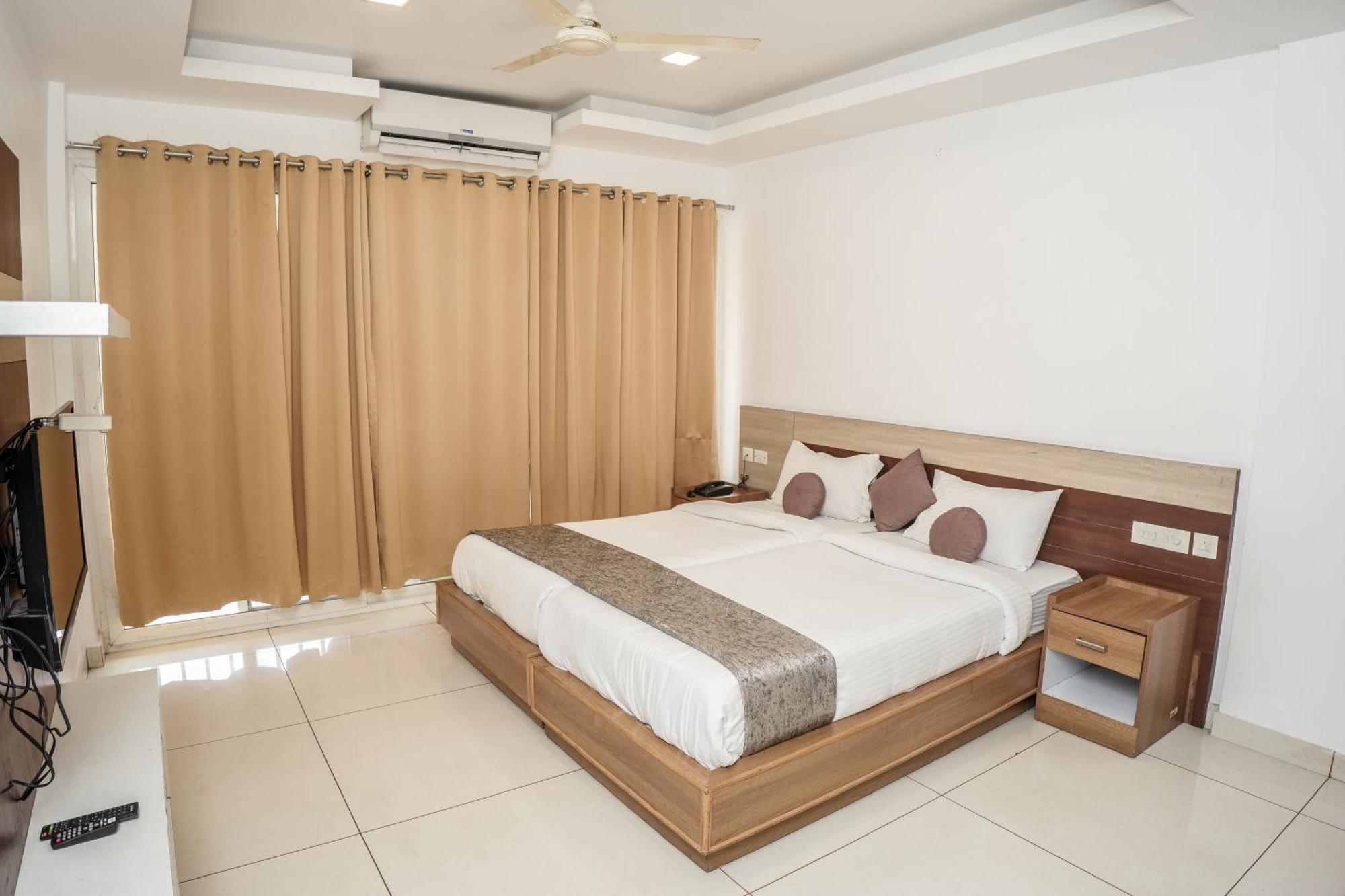 Hotel Lets Stay Kochi Buitenkant foto